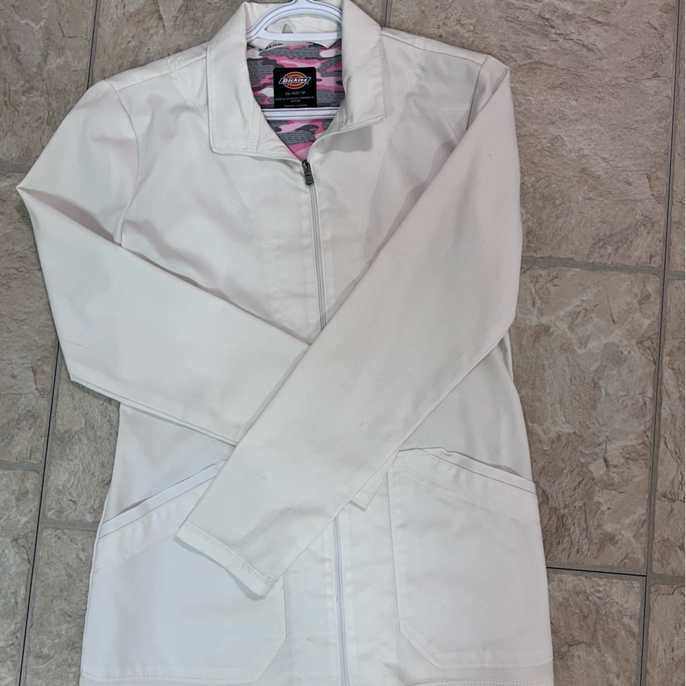Women’s dickies lab coat. Needed for clinical -only worn once or twice